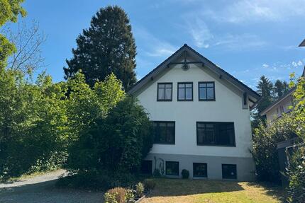 Charmantes Zweifamilienhaus mit Souterrain-Apartment zu verkaufen - Schleswig