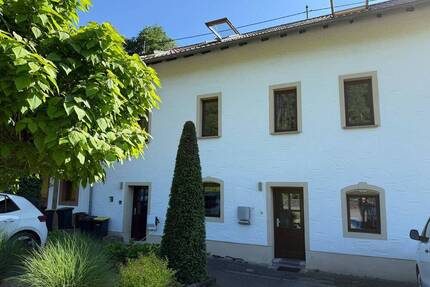 Sehr gepflegtes, kernsaniertes Anwesen mit viel Entfaltungsmöglichkeiten und tollem Saarblick! - Dreisbach