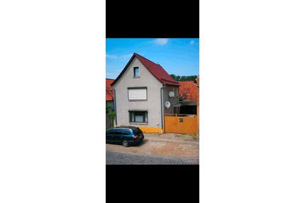 Einfamilienhaus mit WerkstattScheune und Garten - Artern