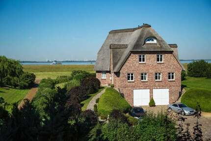 Haus zum Kaufen in Glückstadt 1.380.000,00 € 200 m²
