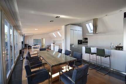 Wohnung zum Mieten in Düsseldorf 2.695,00 € 218.52 m²