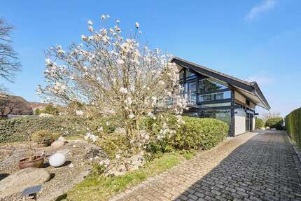 Haus zum Kaufen in Reinbek 890.000,00 € 143.15 m²