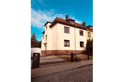 Charmantes Stadthaus in Villenlage | 2 Wohnungen | 2 Garag. & Gar - Zeitz