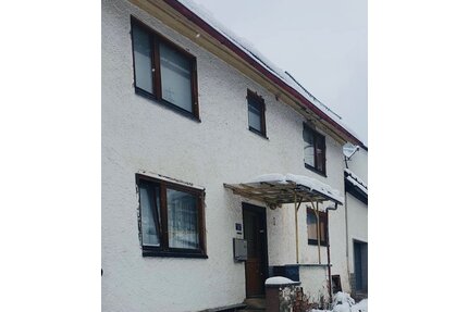 Suhl-OT, 1-2 Fam.Haus - 75.000,00&nbsp;EUR Kaufpreis, ca.&nbsp; 190,00&nbsp;m&sup2;&nbsp;Wohnfl&auml;che in Suhl (PLZ: 98529) Albrechts