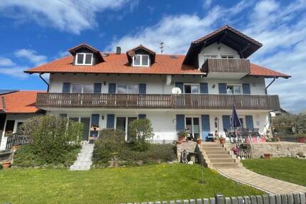 HELLE - GROSSZÜGIGE 3-ZIMMER-DACHGESCHOSS-WOHNUNG plus STUDIO! Rott am Lech