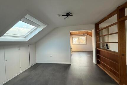 Gemütliche 2,5-Zimmer DG-Wohnung mit Balkon in Walzbachtal