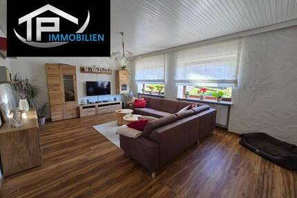 Großzügige 5-ZKB auf 3 Ebenen mit 2 Balkonen, Garten & Stellplatz - ruhige Lage in Theley - Tholey