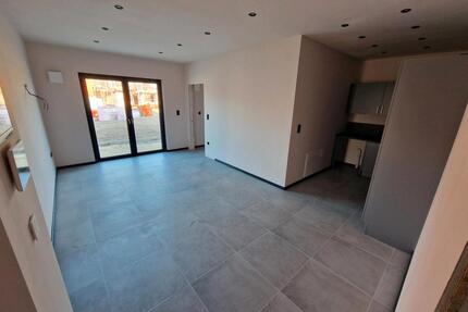 1,5 ZKB zu vermieten - 650,00&nbsp;EUR Kaltmiete, ca.&nbsp; 50,00&nbsp;m&sup2; in Schwandorf (PLZ: 92421)