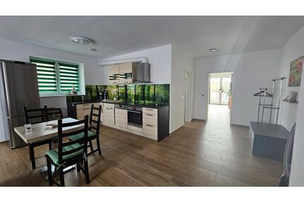 eine helle moderne möblierte 2-Zi. WG mit Balkon, 75qm - Paderborn