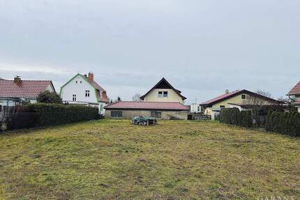 Sonniges Baugrundstück für ein Einfamilienhaus oder Doppelhaus! - keine Provision für Käufer - Hohen Neuendorf Borgsdorf