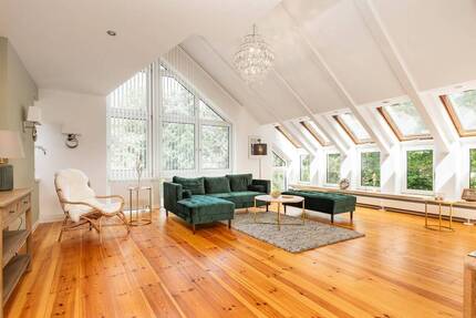 Die Seeliebe - Lichtdurchflutete Dachgeschossmaisonette mit Stellplatz am Großen Wannsee - Berlin / Wannsee