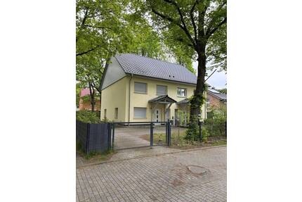 Familienfreundliches Haus mit Terrasse in Dallgow-Döberitz