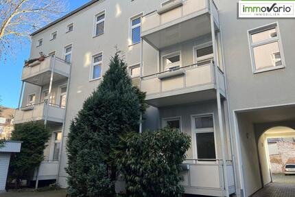 Helle, einfache 3-Raum-Wohnung mit Balkon, Tageslichtbad, Wanne und Abstellraum. Stellplatz möglich - Magdeburg Leipziger Straße