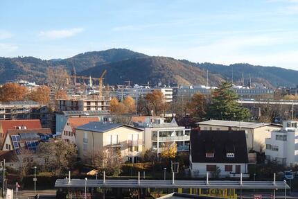 Saniert: leerstehende 2,5-Zimmer Wohnung im 6. OG mit Balkon 66qm - Freiburg im Breisgau Haslach
