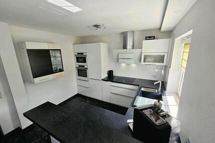 Modernisierte 3-Zimmerwohnung mit Balkon, Garage und Stellplatz - Balingen