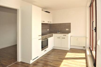 Tolle City-Wohnung mit Einbauküche und Balkon! - Zwickau