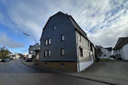 Einfamilienhaus mit Scheune und schönem Garten! - Kappel