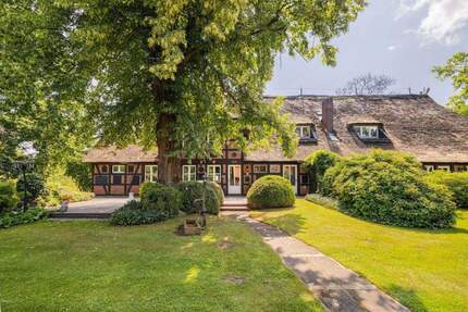 Pferdegestüt und exklusives Anwesen 70 km südöstl. von Hamburg - optional bis 30 ha Eigenland - Bleckede Karze