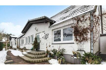 Großzügige Doppelhaushälfte mit Einliegerwohnung, Vollkeller und schönem Garten in ruhiger Feldlage - Worpswede Neu Sankt Jürgen