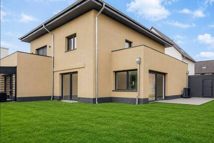 Modernes Wohnerlebnis im Erstbezug: Großzügige Neubau-Doppelhaushälfte in Leverkusen