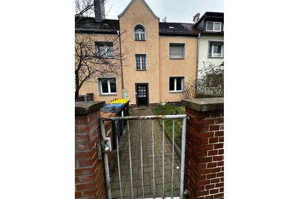 +++ Schöne Erdgeschoßwohnung in ruhiger Lage in Naumburg +++ - Naumburg (Saale)