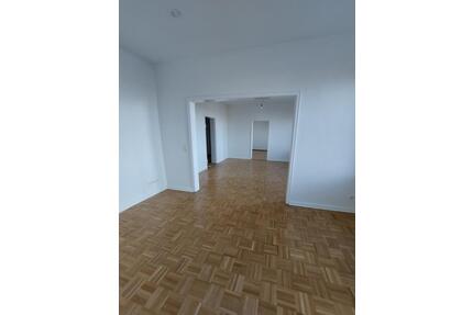 Flensburg - Turnerberg 4-Zimmer-Wohnung-Altbau - modernisiert - Erstbezug