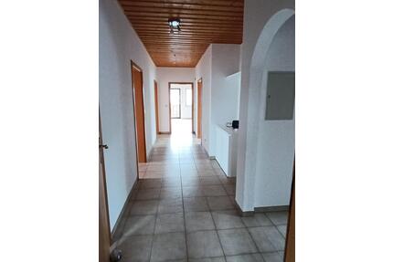 Große und helle 5-ZimmerWohnung mit Lift in Igensdorf