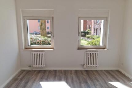 Renovierte 2-Zimmer-Wohnung im Erdgeschoss zu vermieten! - Duisburg Laar