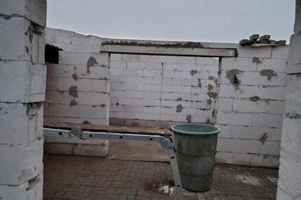 Garten mit halbfertigen Bungalow in Burg bei Magdeburg, - Brandenburg an der Havel