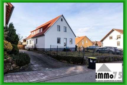 Haus zum Kaufen in Engelsbrand 385.000,00 € 193 m²