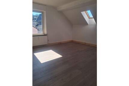 === gemütliche DG Wohnung, ruhig und hell, in Alt-Saarbrücken ===