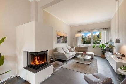 Modernes Einfamilienhaus mit Einbauküche und Stellplätzen in ruhiger und zentraler Lage - Langenfeld (Rheinland)