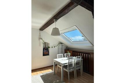 Zentral gelegene helle 3-Zimmer Dachgeschosswohnung in Langen - Langen (Hessen)