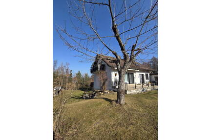 Haus in sehr ruhige Lage - 385.000,00&nbsp;EUR Kaufpreis, ca.&nbsp; 224,00&nbsp;m&sup2;&nbsp;Wohnfl&auml;che in Arzberg (PLZ: 95659)