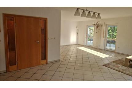 großzügige 3-Zimmer-Wohnung in ruhiger Siedlungslage - Oberpöring