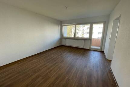 Nachmieter für 2-Zimmer-Wohnung mit Balkon gesucht! - Frankfurt am Main Nieder-Eschbach