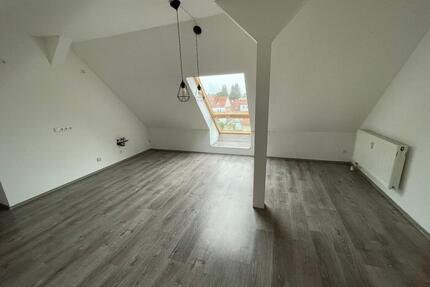 Schöne 3 Zi.-Maisonette-Whg. mit Balkonfenster in Damgarten - Ribnitz-Damgarten