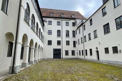 Wohnung zum Mieten in Augsburg 1.450,00 € 139 m²