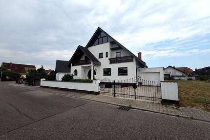 Haus zum Kaufen in Altlußheim 489.000,00 € 220 m²