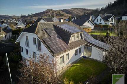 Haus zum Kaufen in Bestwig Ostwig 449.000,00 € 200 m² - Bestwig / Ostwig