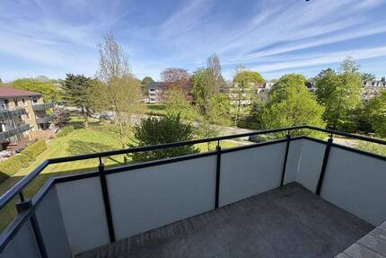 Großzügige 2-Zimmer-Wohnung mit Balkon und Fahrstuhl! - Hamburg Rahlstedt