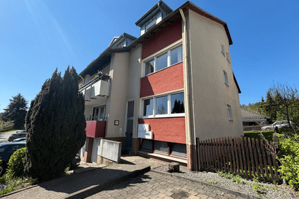 Ich bin eine moderne Dachgeschosswohnung mit Weitblick über Balve
