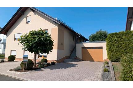 Einfamilienhaus mit Einliegerwohnung - Neukirchen