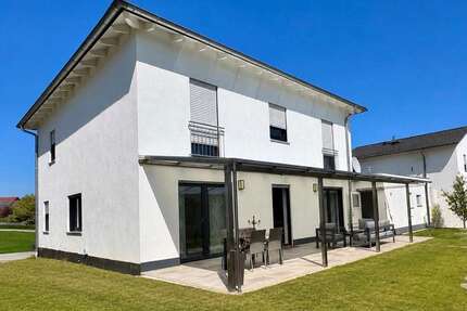 Haus zum Kaufen in Thalmassing 695.000,00 € 174.27 m²