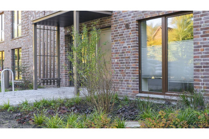 Moderne 2-Zi.-EG-Wohnung mit SW-Terrasse, EBK & Stellplatz - Flensburg Falkenberg