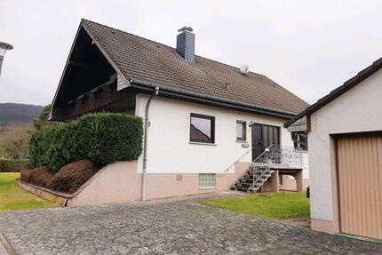 Einfamilienhaus in Hohenroda - 1.250,00&nbsp;EUR Kaltmiete, ca.&nbsp; 150,00&nbsp;m&sup2; in Eiterfeld (PLZ: 36132)