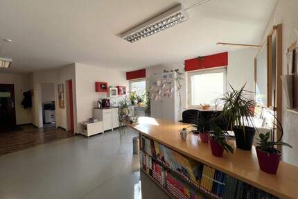 Top Lage, flexible Nutzungsmöglichkeiten - Einheit mit Aufzug und vielseitigem Raumkonzept in Bretten zu verkaufen!