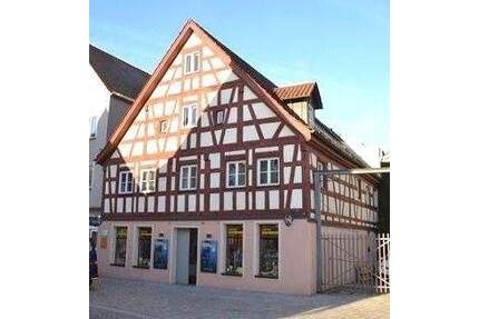 Wohn- und Geschäftshaus (Alt- u. Neubau) 91154 Roth-Zentrum