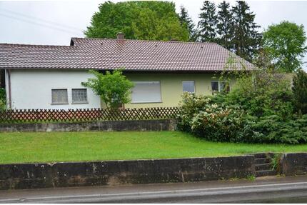 Wohnhaus mit Garage - 250.000,00&nbsp;EUR Kaufpreis, ca.&nbsp; 95,00&nbsp;m&sup2; in Wald (PLZ: 88639)