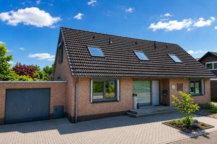 Haus zum Kaufen in Varel 595.000,00 € 242.93 m²